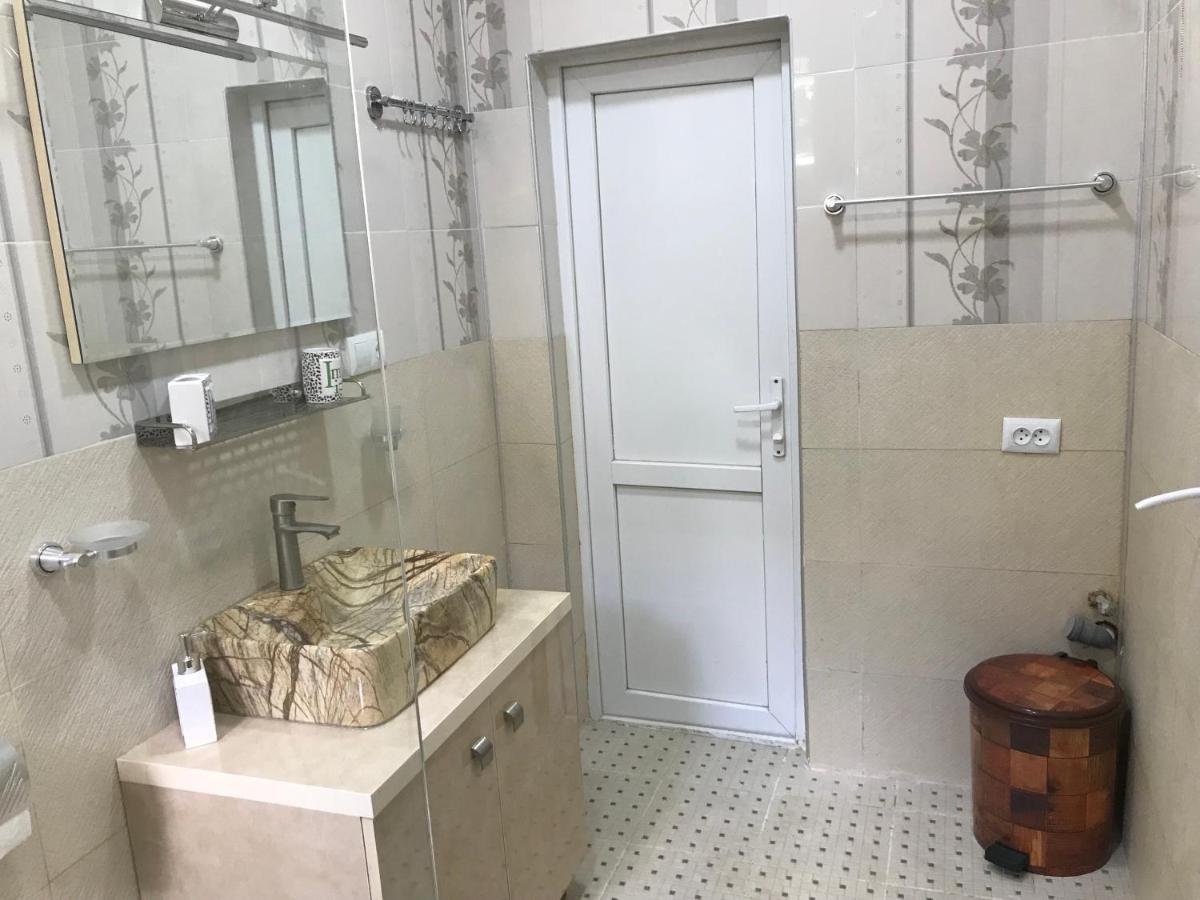 Guesthouse Levani Gori Bagian luar foto