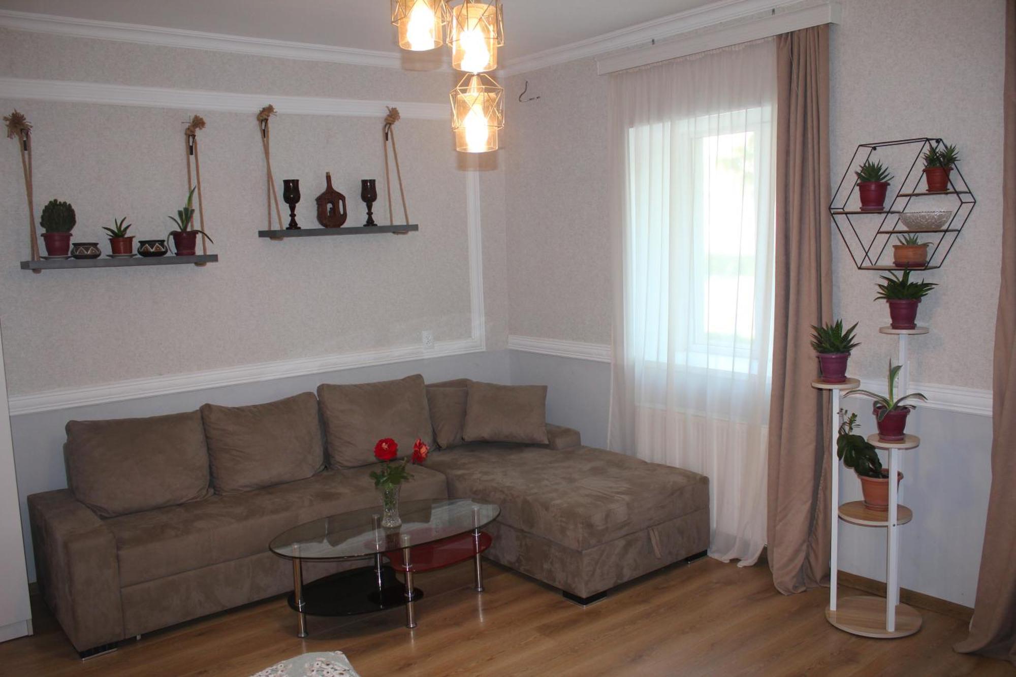 Guesthouse Levani Gori Bagian luar foto