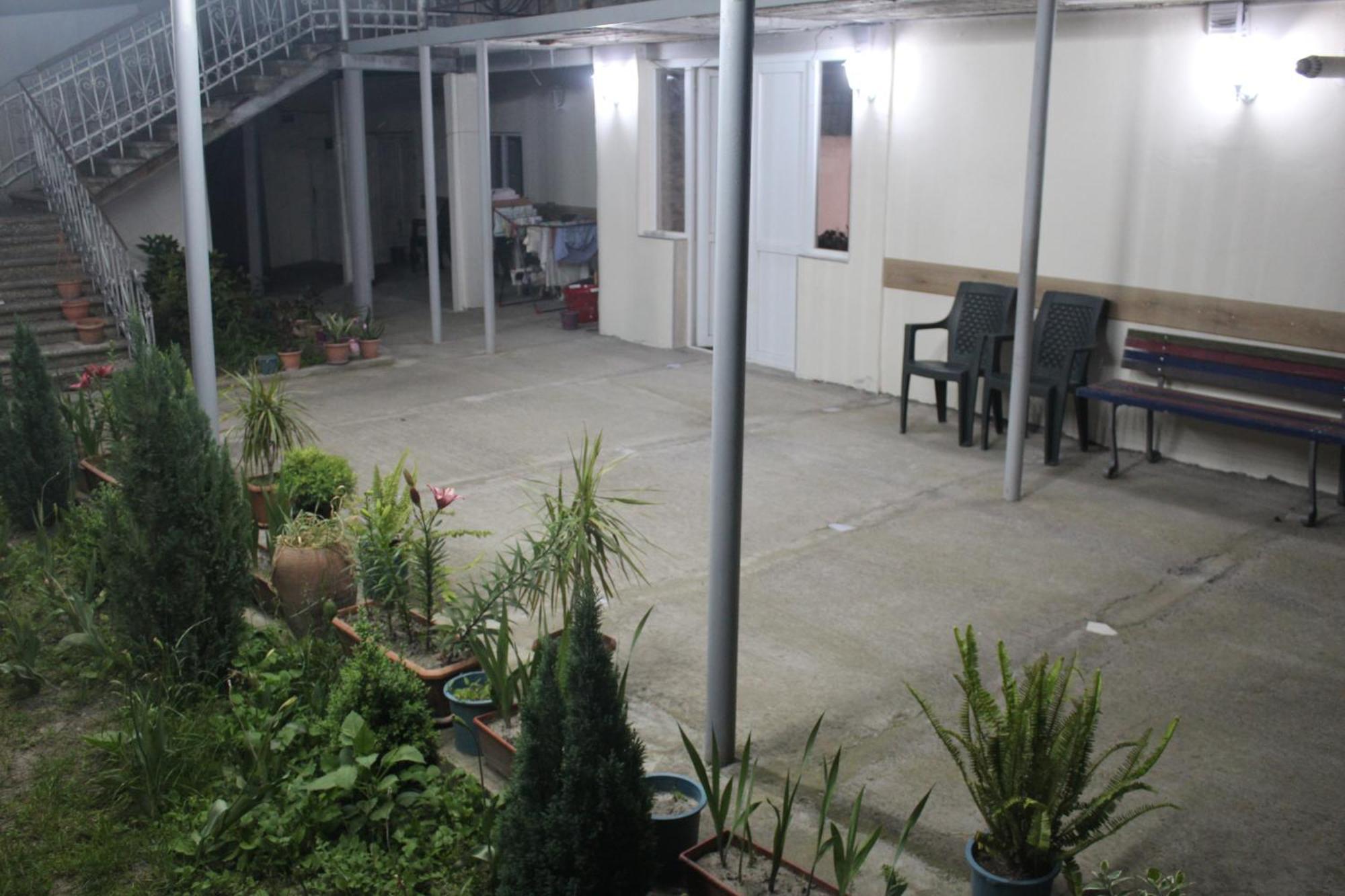 Guesthouse Levani Gori Bagian luar foto