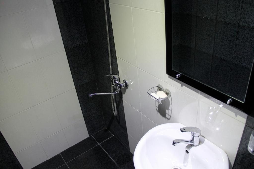 Guesthouse Levani Gori Ruang foto