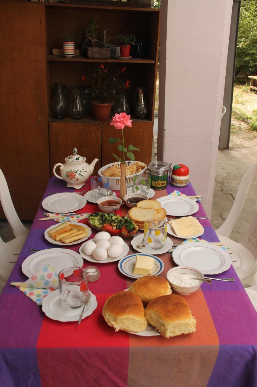 Guesthouse Levani Gori Bagian luar foto